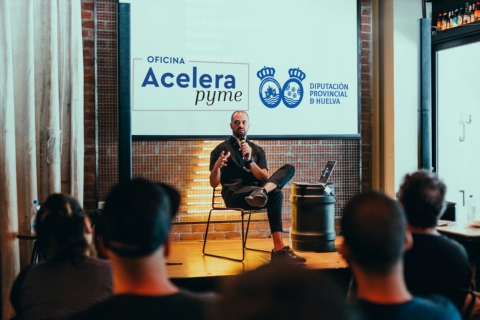 pexels-bertellifotografia-DIPU