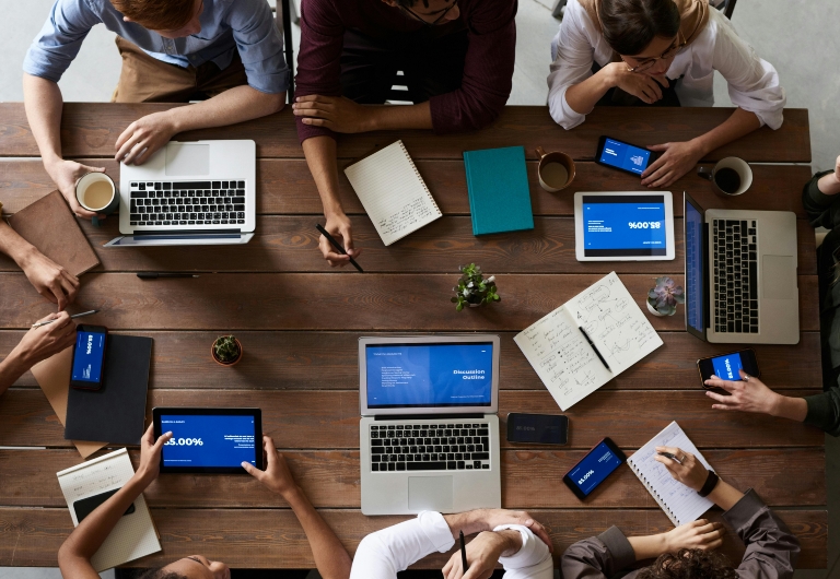 pexels-fauxels-3183150